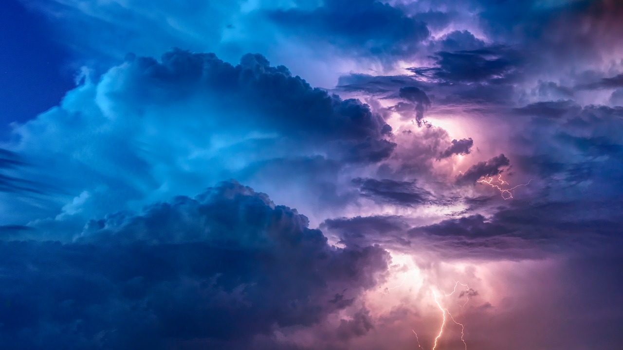 Read more about the article Severe Weather Precautions – Thunderstorms